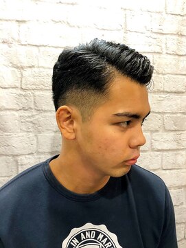 グレイスフルバーバー 赤坂見附店 バーバースタイル  七三分け　フェード