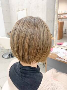 ユッカ エルア 武庫之荘南口(YUCCA elua) 【elua 角床】ハイトーンオシャレショート