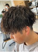 波巻きパーマセンターパートツイストパーマメンズマッシュパーマ