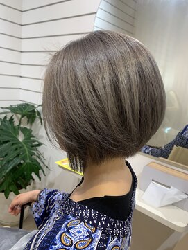 ビーマー(beamer) 前下がりbob