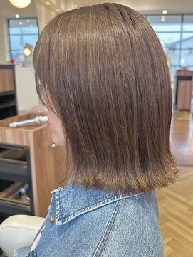 イーストハムアネーロ(EAST HAM anello) ミディアムボブ/切りっぱなし/外ハネ