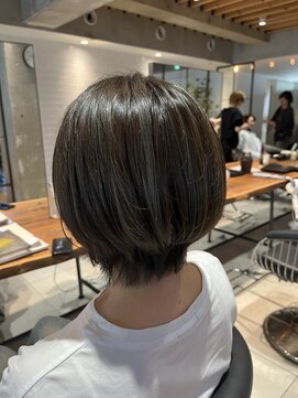 ファム(fam.) ばっさりショート♪艶カラー☆