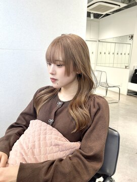 ユーフォリア 渋谷グランデ(Euphoria SHIBUYA GRANDE) レイヤーカット くびれ巻き ミルクティーカラー