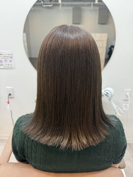 ファクト(FACT SPA) ブルーグレージュ/外ハネスタイル