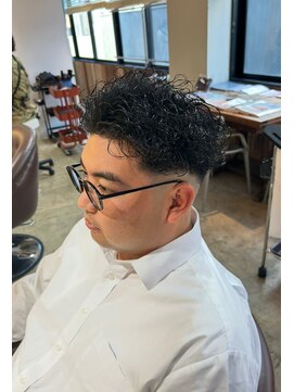 ビハインドザカーテン(BEHIND THE CURTAIN) 【初めての方にオススメ】波巻きパーマ