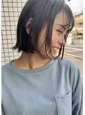 【GIFT】前下がり ナチュラルボブ 耳かけ グレイアッシュ 黒田瞳