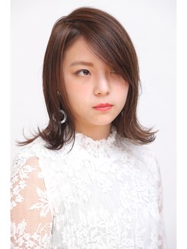 オーガニック アトリエ 大宮(organic+atelier) 外ハネミディアムヘアにレイヤーをイルミナカラー×大宮