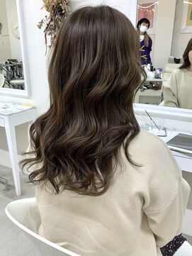 フォーク FOLK 【FOLK】サロンスタイル・ナチュラルロング♪