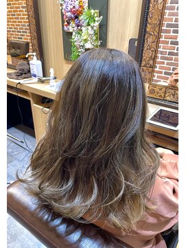 エルバイシオン(aile by sion) こなれヘア×バレイヤージュ×かきあげバング/30代/40代/50代