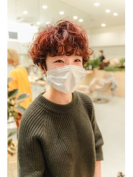 イーズ 鎌倉(e's) 《e'sイーズ鎌倉》くるっとパーマ×赤毛愛されショートヘア