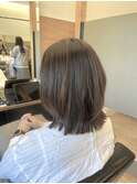 切りっぱなしミディアムレイヤーボブ