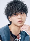 波巻きパーマツイストスパイラルパーマツーブロックメンズ黒髪