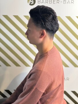 バーバーバー アカバネ(BARBER-BAR AKABANE) ビジネスマンの信頼感溢れる黒髪ショートヘア ハーフバック#2
