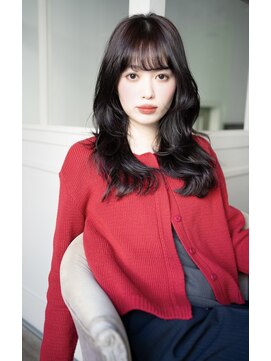 マグノリア オモテサンドウ(MAGNOLiA Omotesando) 大人可愛いオリーブグレーレイヤーロングパーマ・・・HINATA