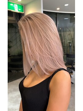 テラ 仙台(Tera) ホワイトカラー ペールベージュ ペールピンク