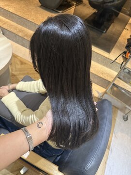 ジーナ 福岡天神(Zina) ミディアムヘア/暗めカラー/デザインカラー/髪質改善