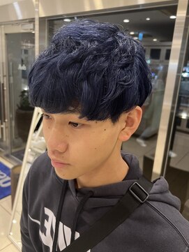 アッシュ 長津田店(Ash) 癖毛活かしマッシュ×ダブルカラー　ブルーブラック【篠崎】