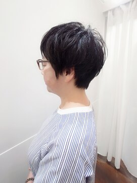 ラトリエコンタン(L´atelier Content) 30代40代50代おすすめ　パーマを活かした黒髪ナチュラルショート