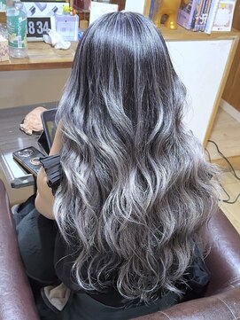 ブレイズヘアー(BLAZEhair) 【これでも白髪ぼかし】ホワイトバレイヤージュ×ブリーチ2回