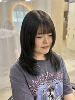 ウリ 横浜(uli)&nbsp;ハッシュウルフカット×艶髪オリーブグレー