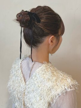ベルフェミンイオンS.C ブラックリボンの大人可愛いまとめ髪