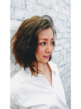 美容室シェイプ ナチュラルボブスタイル