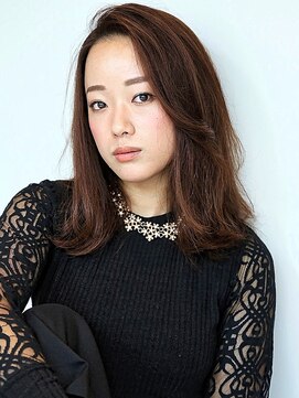 ヘアメイク フレンシア(hair make flencia) 決めすぎない自然な外ハネミディ