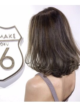 イーナ(iina) ミディアムカールスタイル