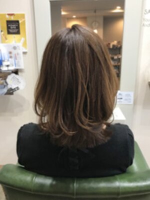 ヘアカラーを楽しむ♪仕事であまり明るく染められない方も赤みがでないオーガニックカラーで今っぽく―。