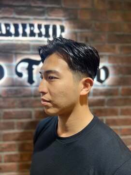 ブロートーキョー 有楽町店(Bro Tokyo) ツーブロック刈り上げアップバング