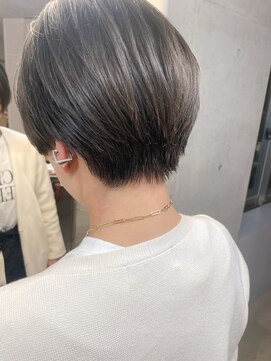 エウペ 渋谷(WEUPE) 斜めバング/グレージュカラー/デザインカラー/シルキーベージュ