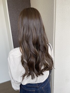 ロエ(loe) 脱白髪染め。春の大人モスグレージュ