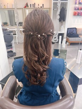 ジラ ヘアアンドメイク(girra HAIR&MAKE) ヘアアレンジ