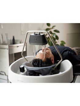 お肌のケアとヘアケアを同時に叶えられます♪席数2席、スタイリスト2人の少人数なのでお気軽に☆頭浸浴も◎