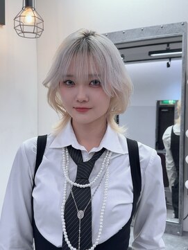 ジルバイジゼル(JILL by GiseL) 中世ウルフ/メンズウルフ/ハイトーン/ダブルカラー/ホワイト