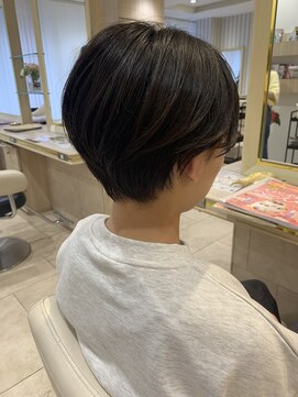 アッシュ 仙川店(Ash) 20代大人可愛いセンターパートハンサムショートボブメンズライク