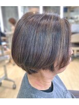 マニス(manis)&nbsp;ショートボブ白髪ぼかし