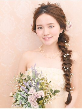 ヘアーサロン ラフリジー(Loufreasy) 【プリンセス風】編み込みダウンアレンジ