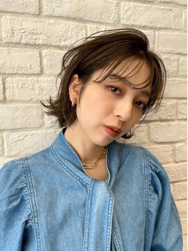 ザシー オモテサンドウ(The C) 20代30代40代ナチュラル大人可愛いレイヤースタイル