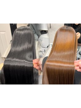 癖をしっかり伸ばすなら、縮毛矯正&酸性ストレート！柔らかい質感に仕上げるなら、弱酸性ストレートが◎