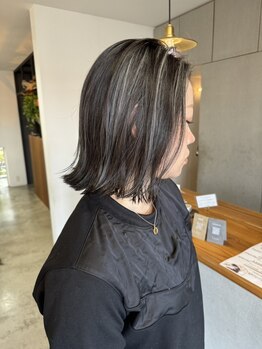 アンボス(Ambos)の写真/白髪を活かしたバレイヤージュやハイライトが大人気！お悩みを解消しながらカラーを楽しみたい大人女性へ♪