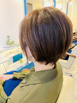 リス(lys) ショートボブ