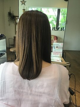 ラビアンフルール(La vie en Fleurs) ツヤ髪ミディアム