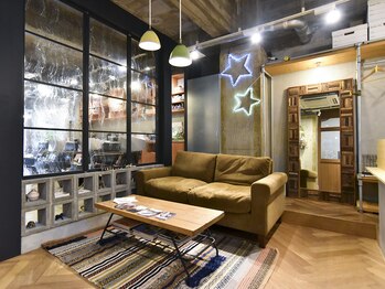 フェブリエ(Fevrier)の写真/【烏丸3分】髪質改善1万人施術実績のstylist在籍◇ケア＆ダメージレスなカラー・ストレートならお任せ◎