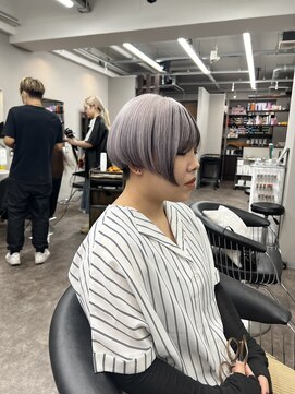 エミーバイモアムー(Emmie byMoremuu) 【青木 淳】ホワイトグレー/デザインカラー