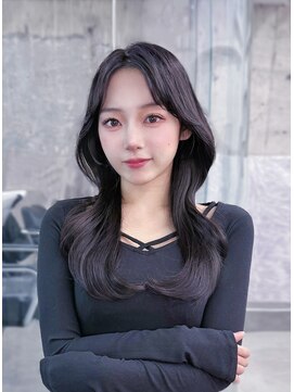 フィヴェント(Fivent) 黒髪韓国小顔レイヤーイメチェン暗めオリーブグレークラゲヘアー