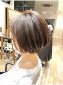 明るい白髪染め☆ハイライト入りショートボブ☆デザインカラー