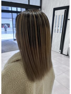 リー 京橋(Lee) バレイヤージュカラー　山下志穂