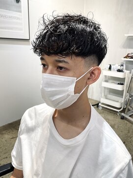 ザデイ カットアンドカルチャーショップ(THE DAY CUT&CULTURE SHOP) フェード×スペインカール【千葉メンズ/フェード】