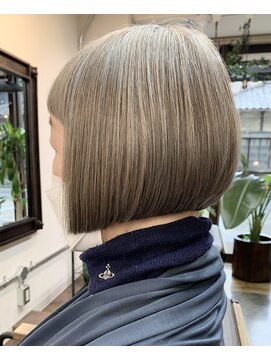 コレット ヘアー 大通(Colette hair) グレイヘアを活かしたオリーブベージュ★ミニマムbob